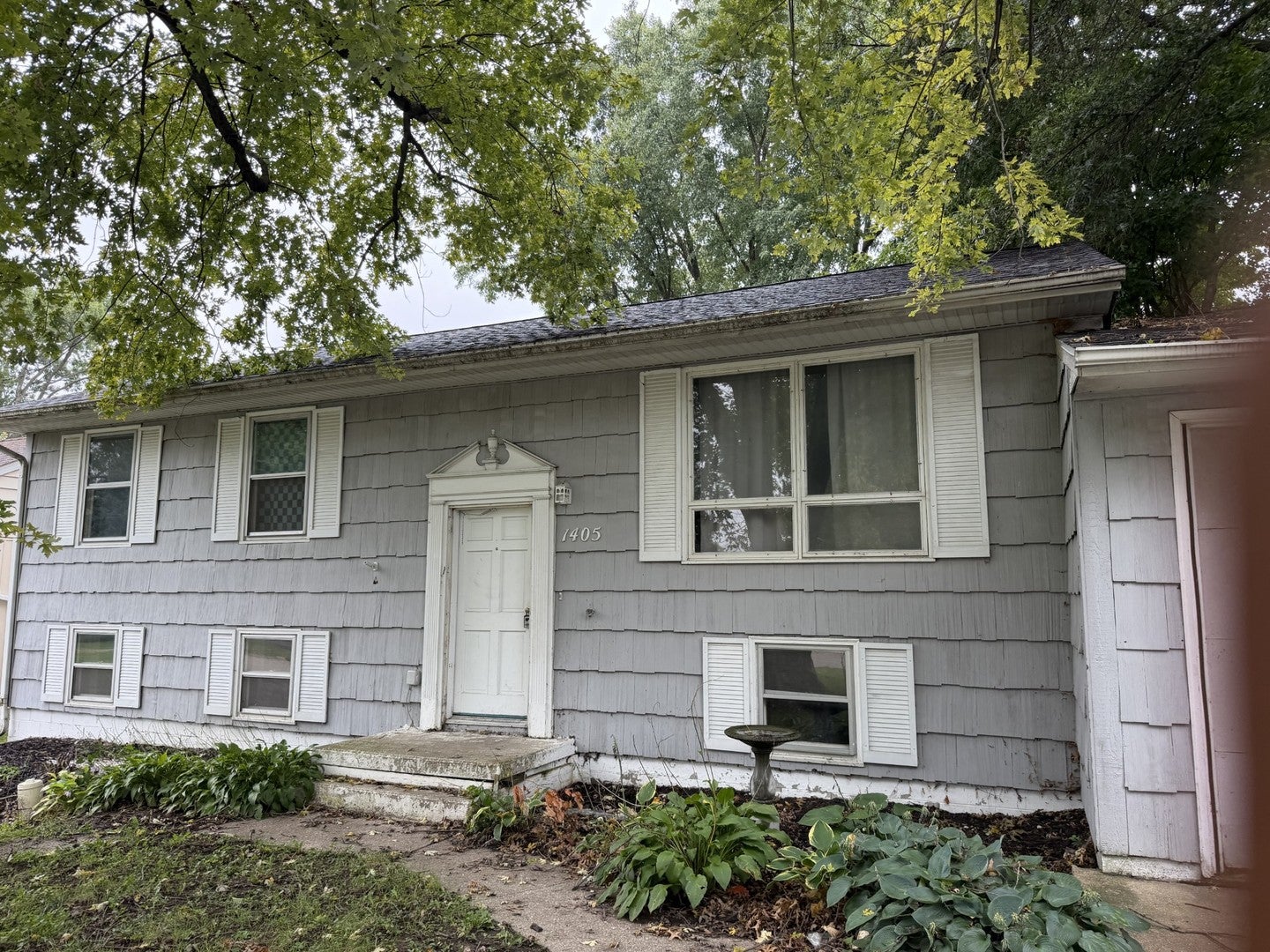 1405 Essex Court