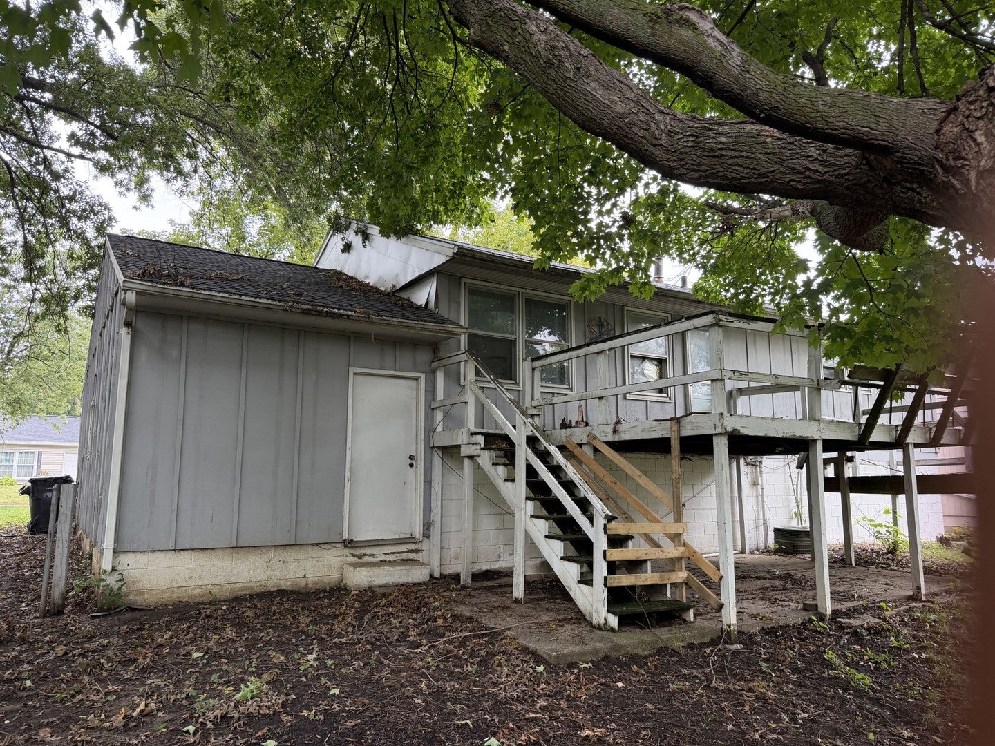 1405 Essex Court