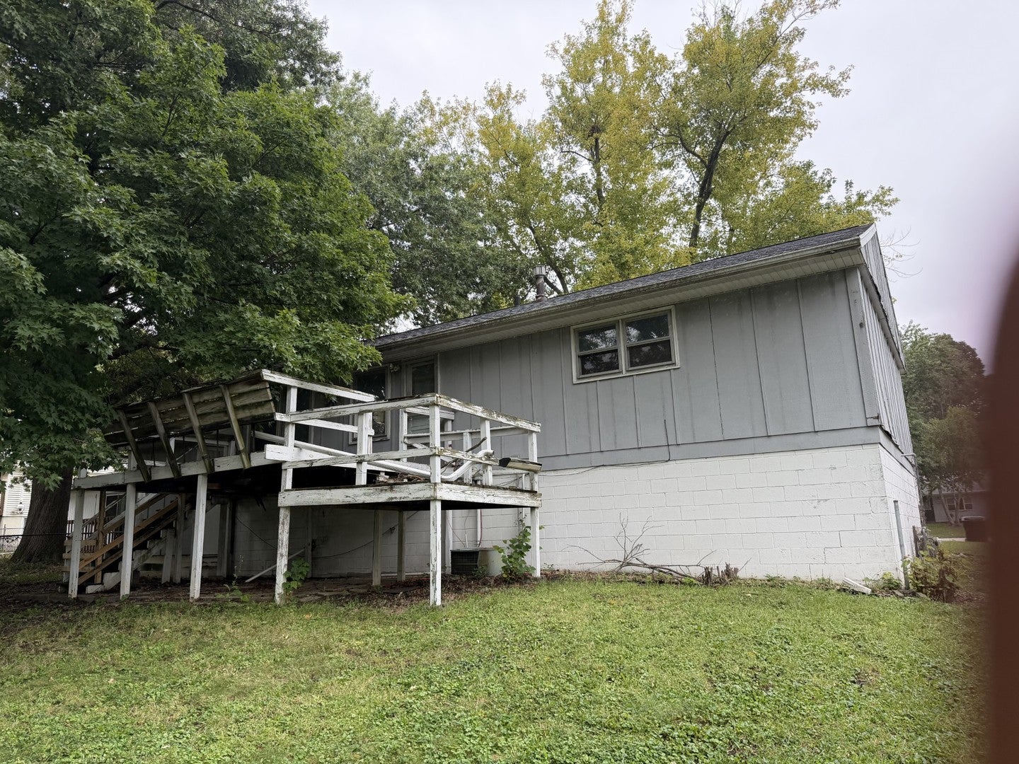 1405 Essex Court