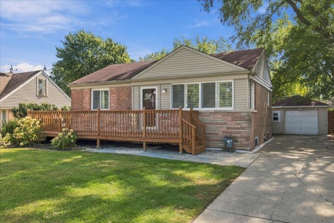 Photo of 2037 E Touhy Avenue, Des Plaines, IL 60018 (MLS # 12772183)
