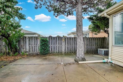 Tiny photo for 4900 N Ridgewood Avenue, Norridge, IL 60706 (MLS # 12494952)