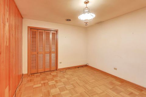 Tiny photo for 4900 N Ridgewood Avenue, Norridge, IL 60706 (MLS # 12494952)