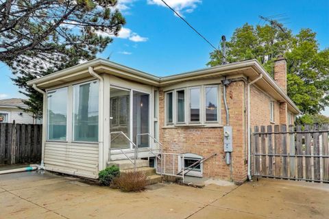 Tiny photo for 4900 N Ridgewood Avenue, Norridge, IL 60706 (MLS # 12494952)