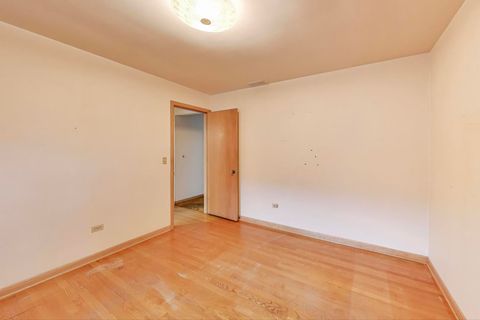 Tiny photo for 4900 N Ridgewood Avenue, Norridge, IL 60706 (MLS # 12494952)
