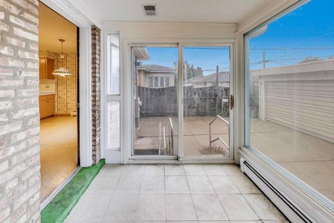 Tiny photo for 4900 N Ridgewood Avenue, Norridge, IL 60706 (MLS # 12494952)