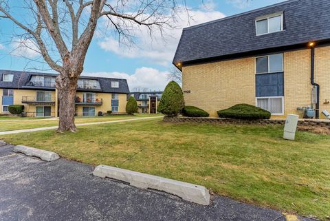 Tiny photo for 11128 S 84th Avenue #2B, Palos Hills, IL 60465 (MLS # 12635478)
