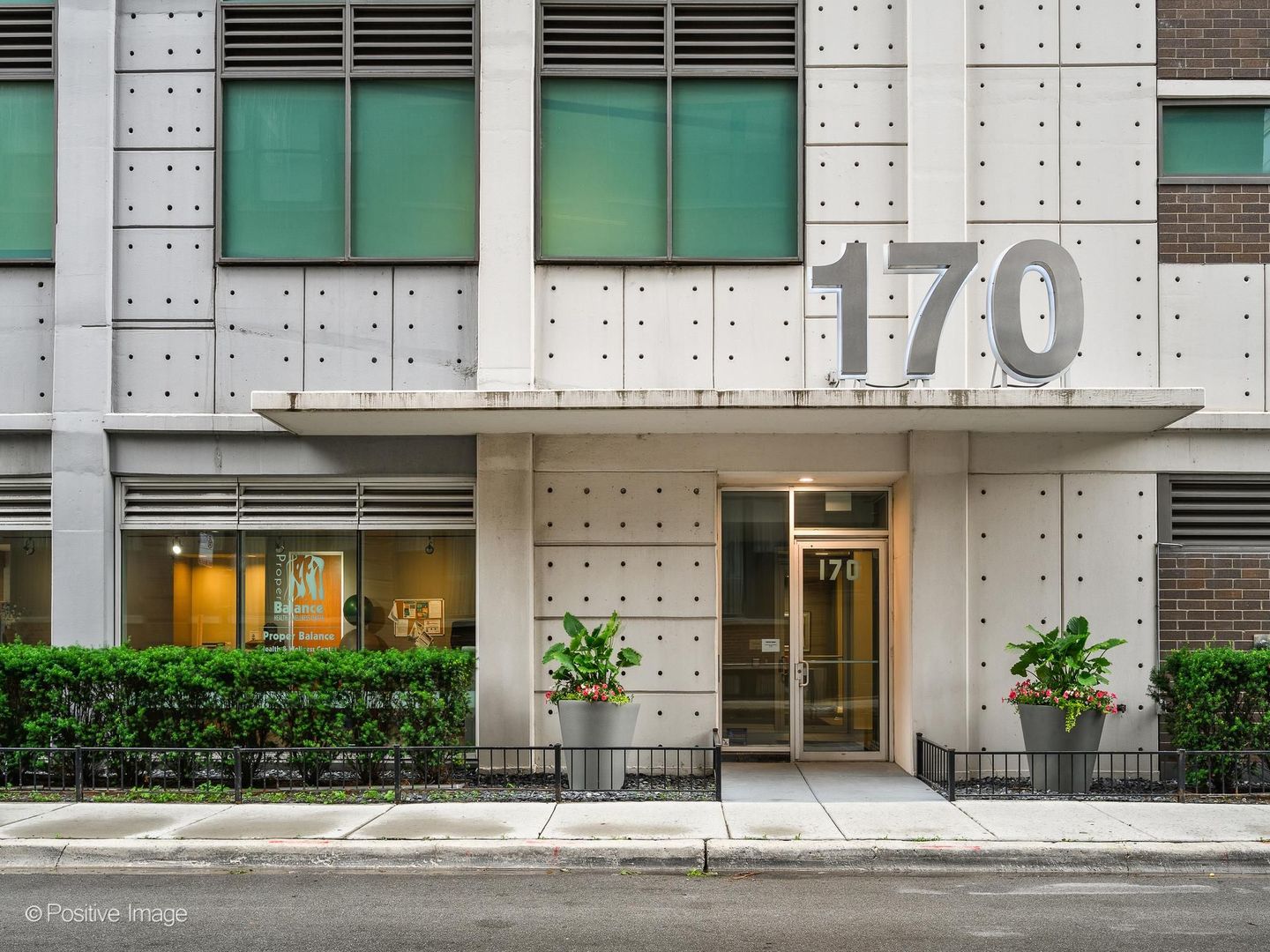 170 W Polk Street 1404