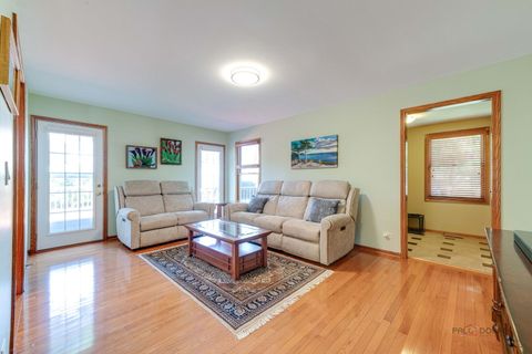 Tiny photo for 291 Hunter Court, Vernon Hills, IL 60061 (MLS # 12480696)