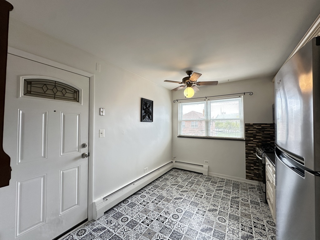 6273 N Cicero Avenue B5