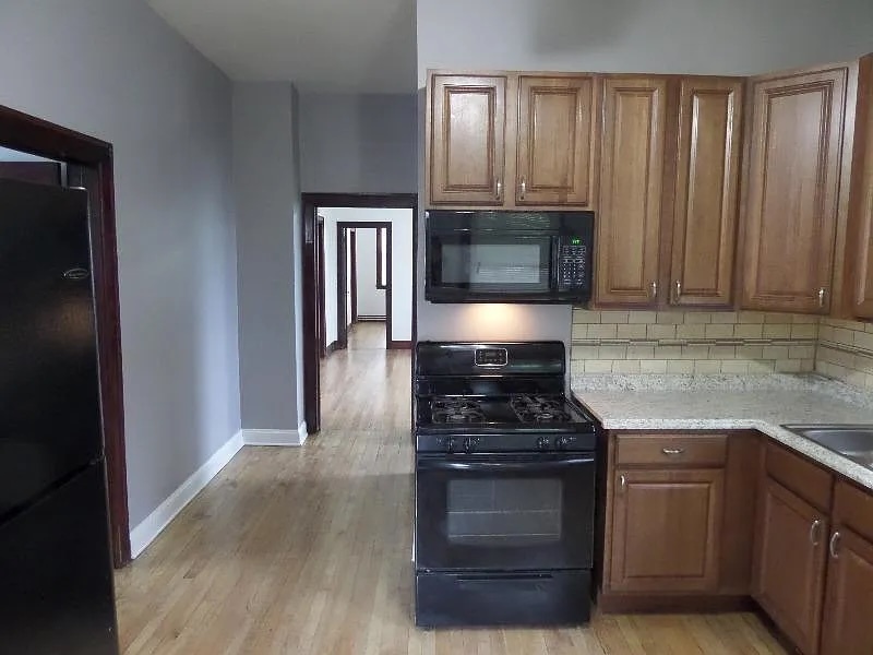 2836 E 84TH Street