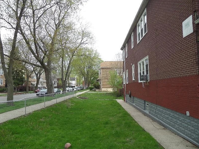 2836 E 84TH Street