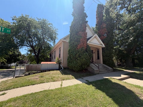 Tiny photo for 537 W Pleasant Street, Freeport, IL 61032 (MLS # 12716387)