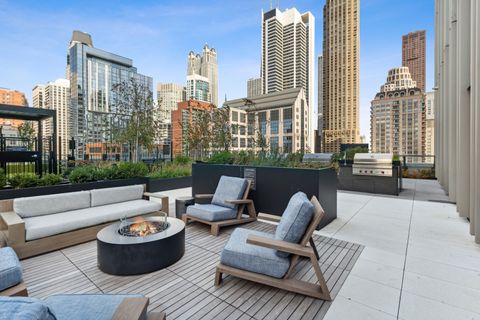 Tiny photo for 14 W Superior Street #6201, Chicago, IL 60654 (MLS # 12669249)