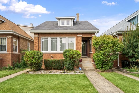 Photo of 5650 N Mason Avenue, Chicago, IL 60646 (MLS # 12771633)