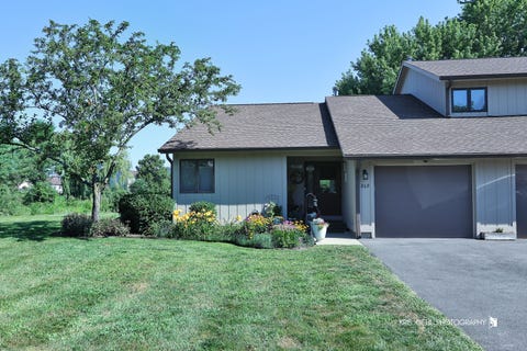 Photo of 860 STRATFORD Court, Grayslake, IL 60030 (MLS # 12712940)