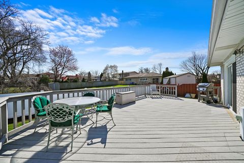 Tiny photo for 905 W Palm Drive, Mount Prospect, IL 60056 (MLS # 12410528)