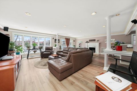 Tiny photo for 905 W Palm Drive, Mount Prospect, IL 60056 (MLS # 12410528)