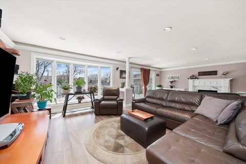 Tiny photo for 905 W Palm Drive, Mount Prospect, IL 60056 (MLS # 12410528)