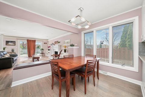 Tiny photo for 905 W Palm Drive, Mount Prospect, IL 60056 (MLS # 12410528)