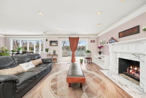 Tiny photo for 905 W Palm Drive, Mount Prospect, IL 60056 (MLS # 12410528)