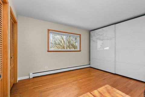 Tiny photo for 2220 S Chestnut Street, Des Plaines, IL 60018 (MLS # 12558436)