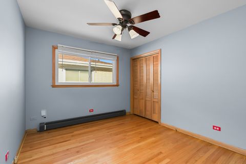 Tiny photo for 2220 S Chestnut Street, Des Plaines, IL 60018 (MLS # 12558436)
