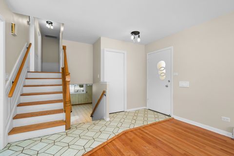 Tiny photo for 2220 S Chestnut Street, Des Plaines, IL 60018 (MLS # 12558436)