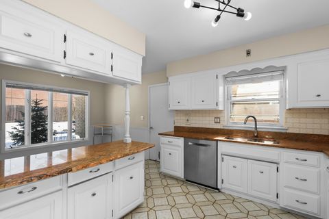 Tiny photo for 2220 S Chestnut Street, Des Plaines, IL 60018 (MLS # 12558436)