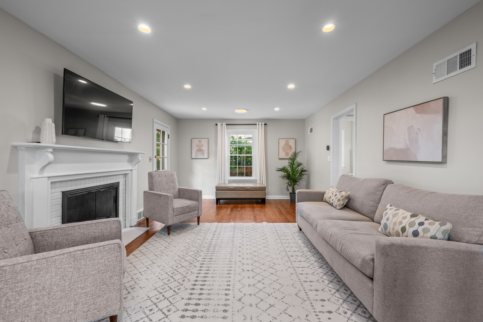 106 S Stratford Road