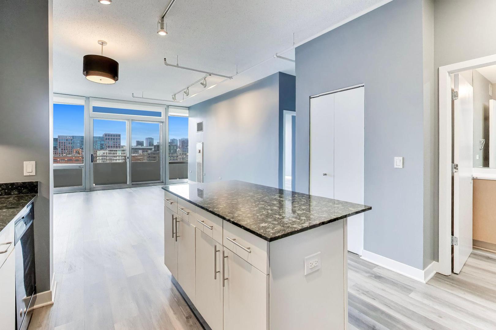 737 W WASHINGTON Boulevard 1109