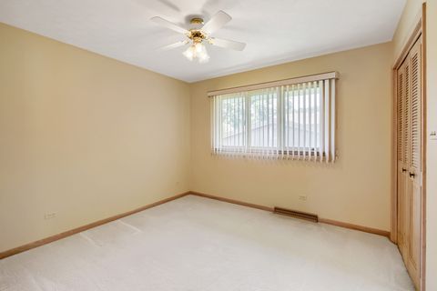 Tiny photo for 2630 Somerset Drive, Westchester, IL 60154 (MLS # 12691183)