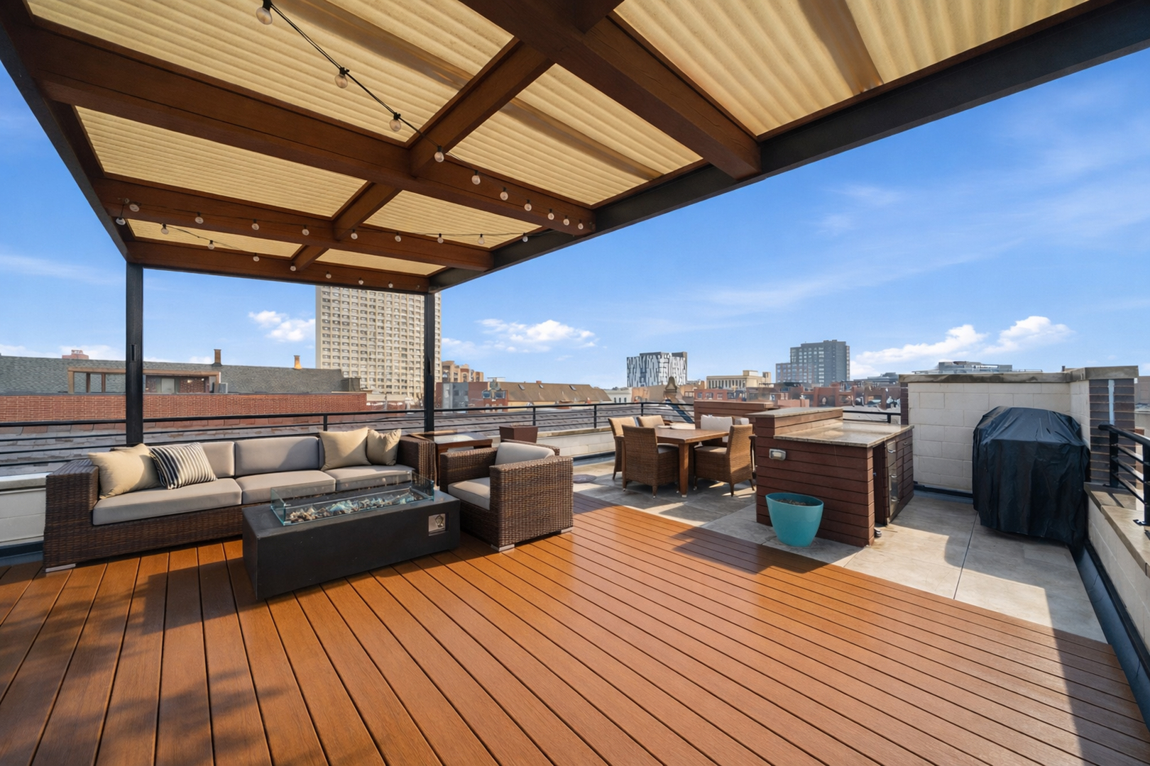 1245 N Greenview Avenue 3