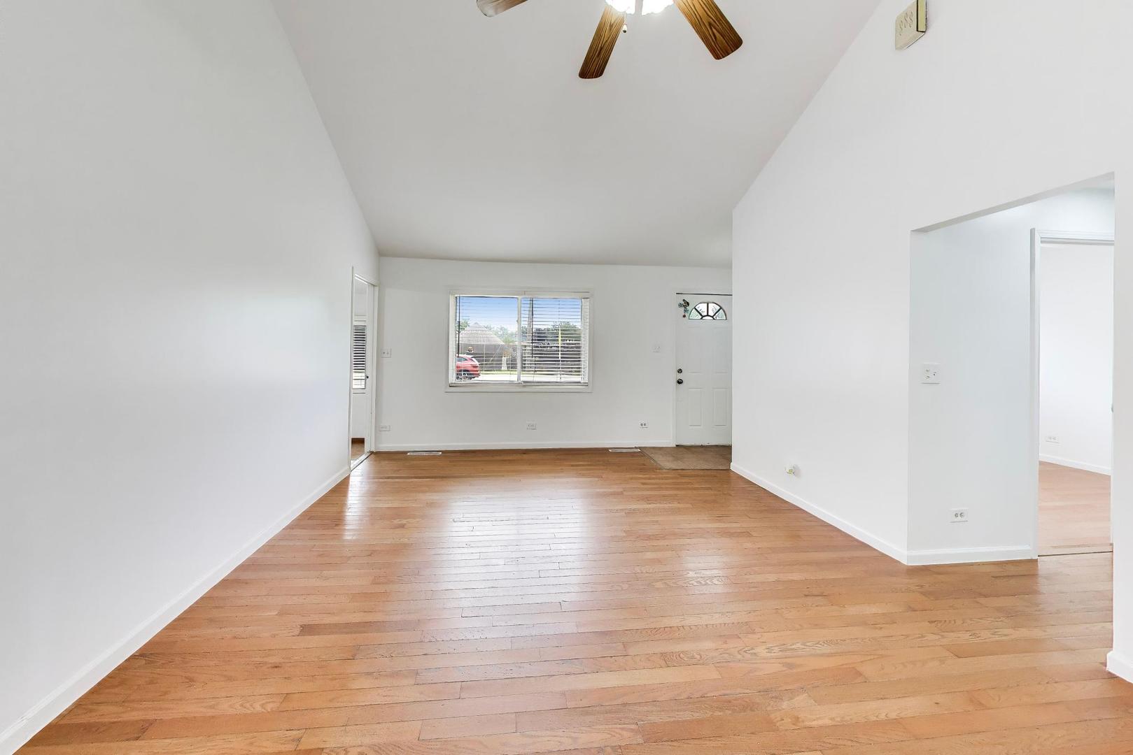 119 W Elmwood Avenue