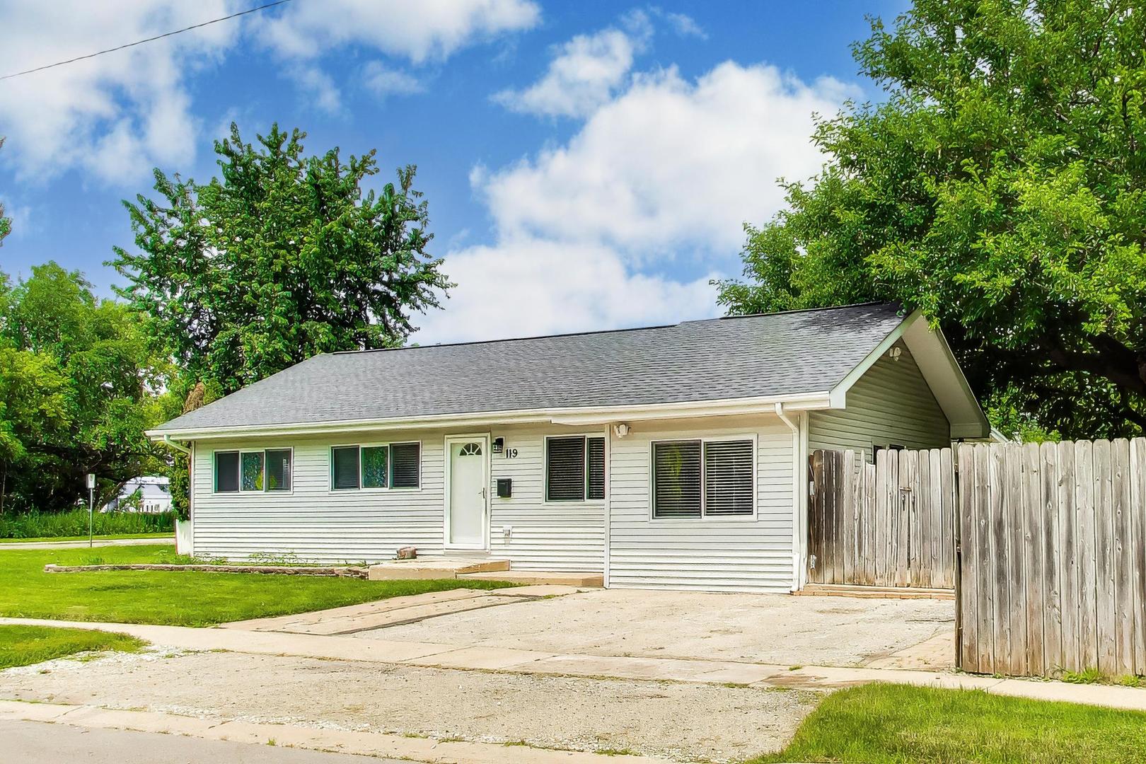 119 W Elmwood Avenue