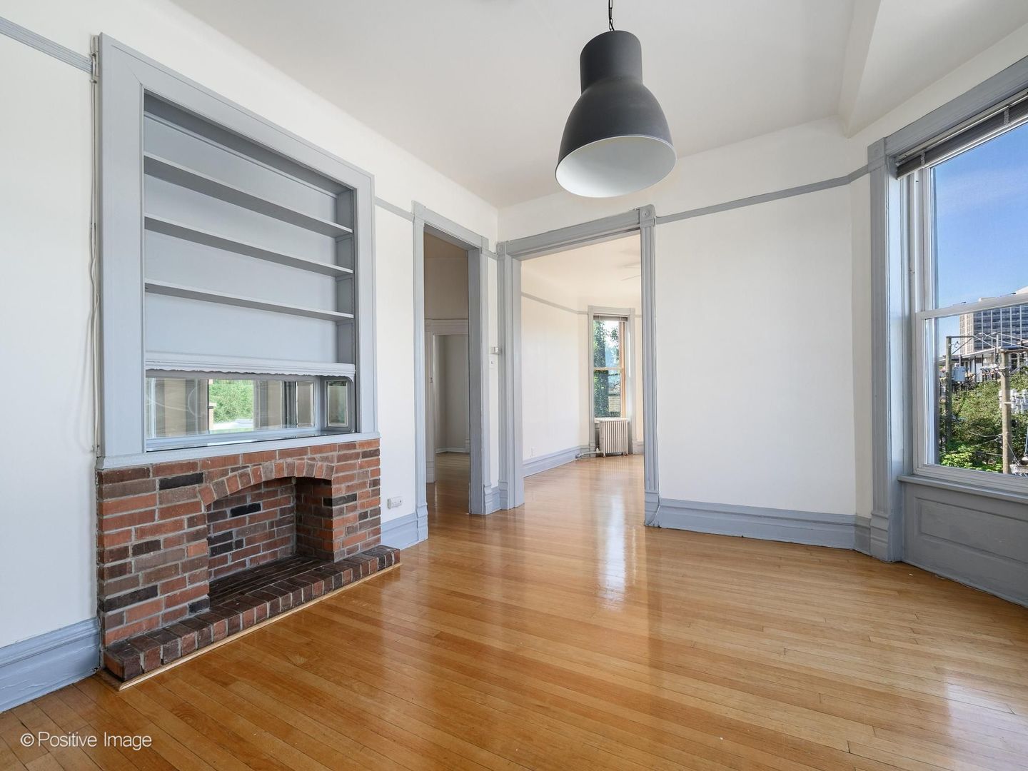 230 W Saint Paul Avenue