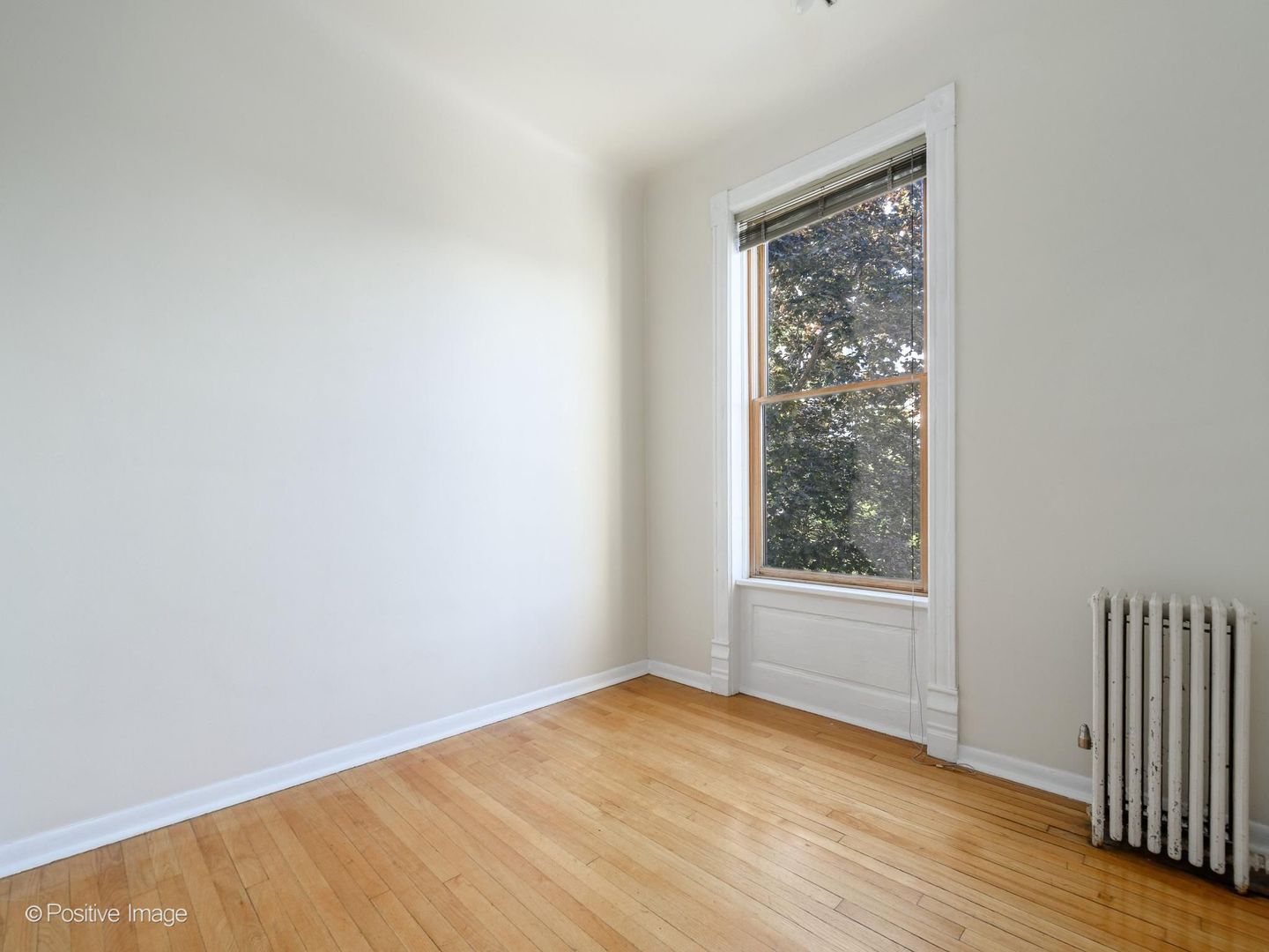 230 W Saint Paul Avenue