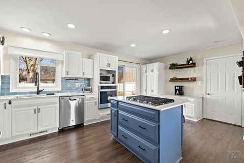 Tiny photo for 934 Nottingham Lane, Crystal Lake, IL 60014 (MLS # 12555547)