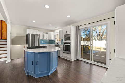 Tiny photo for 934 Nottingham Lane, Crystal Lake, IL 60014 (MLS # 12555547)