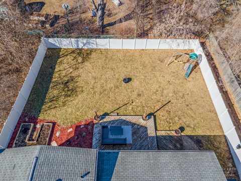 Tiny photo for 934 Nottingham Lane, Crystal Lake, IL 60014 (MLS # 12555547)