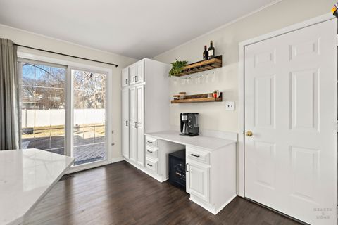 Tiny photo for 934 Nottingham Lane, Crystal Lake, IL 60014 (MLS # 12555547)