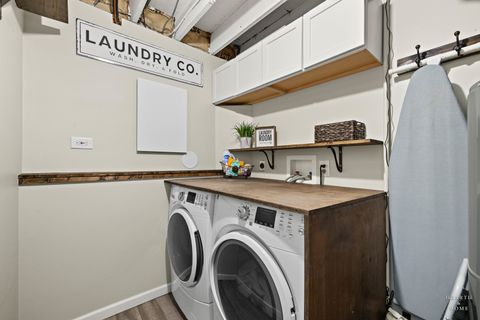 Tiny photo for 934 Nottingham Lane, Crystal Lake, IL 60014 (MLS # 12555547)