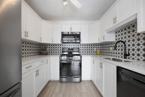 Tiny photo for 122 Aberdeen Court, Geneva, IL 60134 (MLS # 12594950)