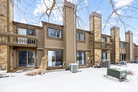 Tiny photo for 122 Aberdeen Court, Geneva, IL 60134 (MLS # 12594950)