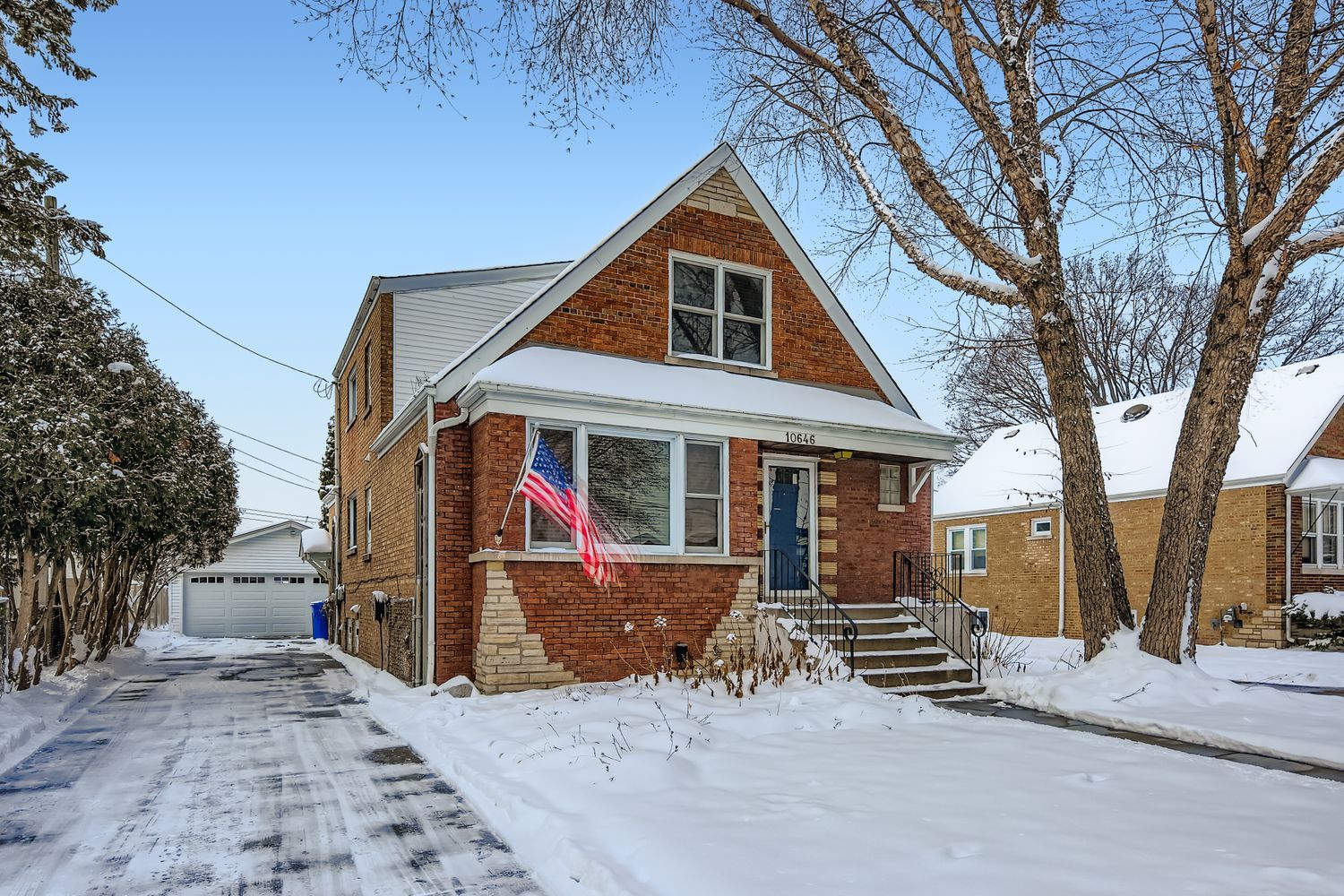 10646 S Saint Louis Avenue