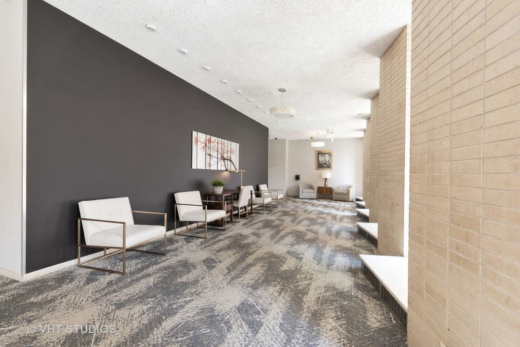 3950 N Lake Shore Drive 1428