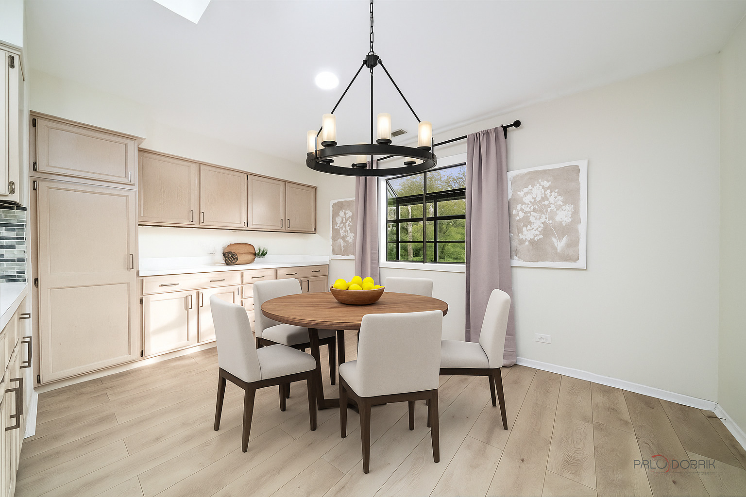 Deerfield, Illinois 60015, United States, 3 Bedrooms Bedrooms, ,2 BathroomsBathrooms,Residential,Active,240379