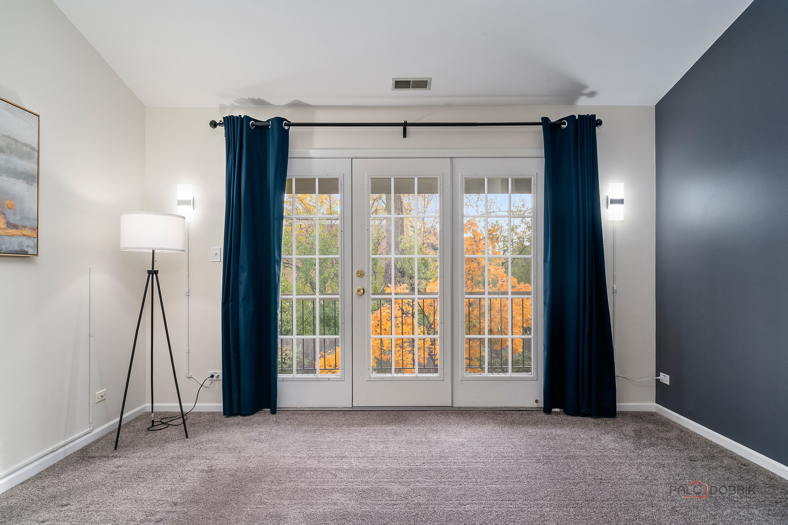 Deerfield, Illinois 60015, United States, 3 Bedrooms Bedrooms, ,2 BathroomsBathrooms,Residential,Active,240379