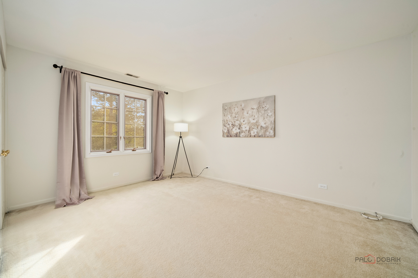 Deerfield, Illinois 60015, United States, 3 Bedrooms Bedrooms, ,2 BathroomsBathrooms,Residential,Active,240379