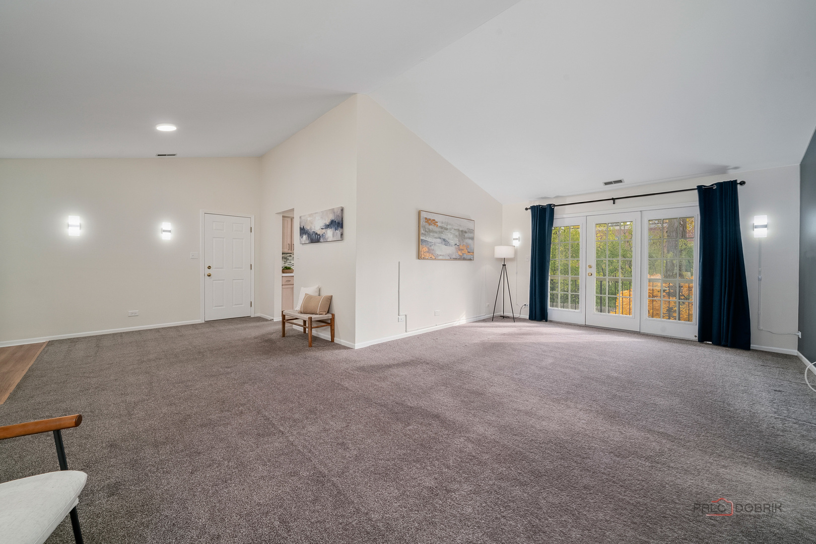 Deerfield, Illinois 60015, United States, 3 Bedrooms Bedrooms, ,2 BathroomsBathrooms,Residential,Active,240379