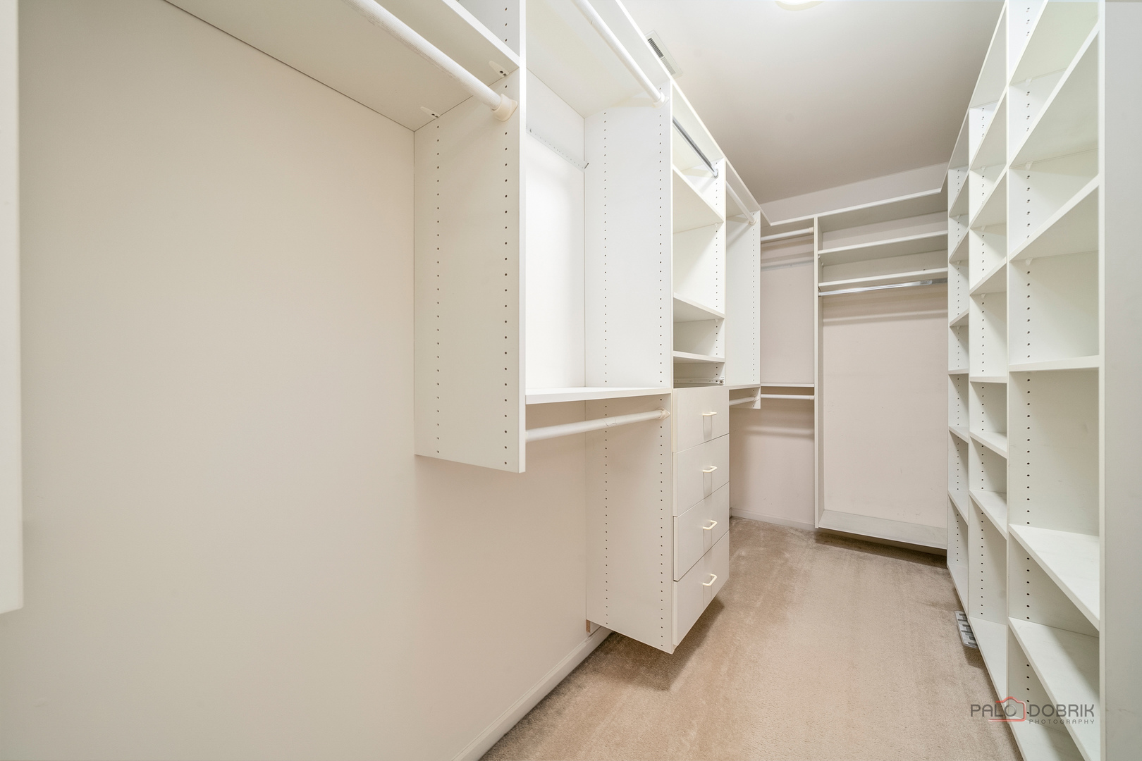 Deerfield, Illinois 60015, United States, 3 Bedrooms Bedrooms, ,2 BathroomsBathrooms,Residential,Active,240379